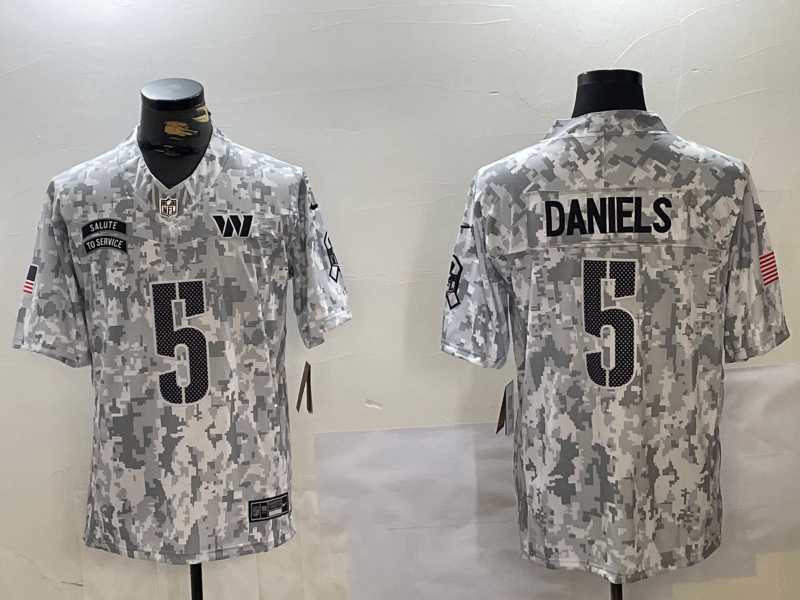 Mens Washington Commanders #5 Jayden Daniels Arctic Camo 2024 FUSE Salute to Service Limited Stitched Jersey Dzhi